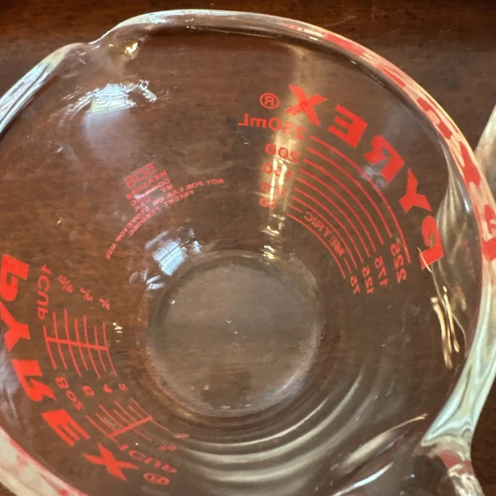 Vintage PYREX 1 Cup 8oz 508 And 2 Cup 516 Measuring Cups Red Lettering USA Lot